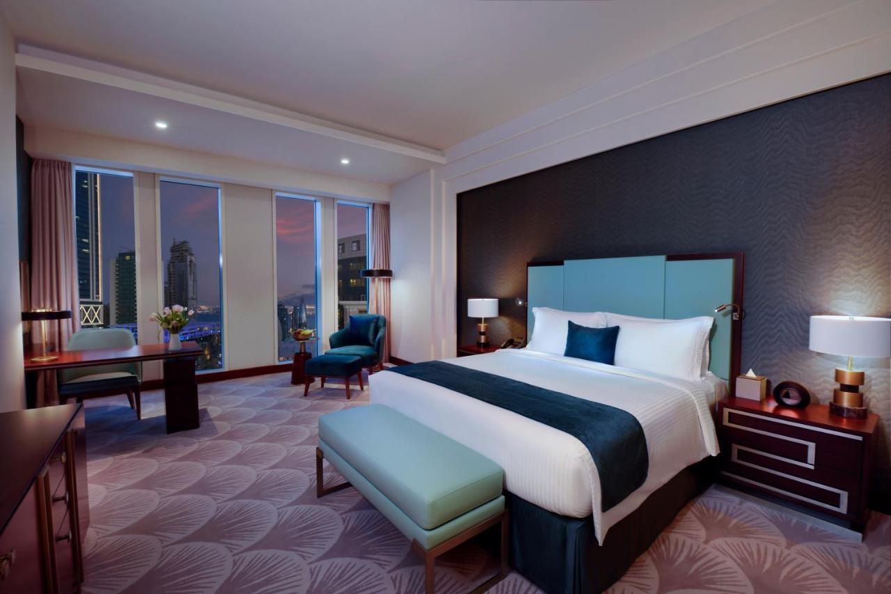 Wyndham Grand Doha West Bay Beach Exteriör bild Deluxe Suite