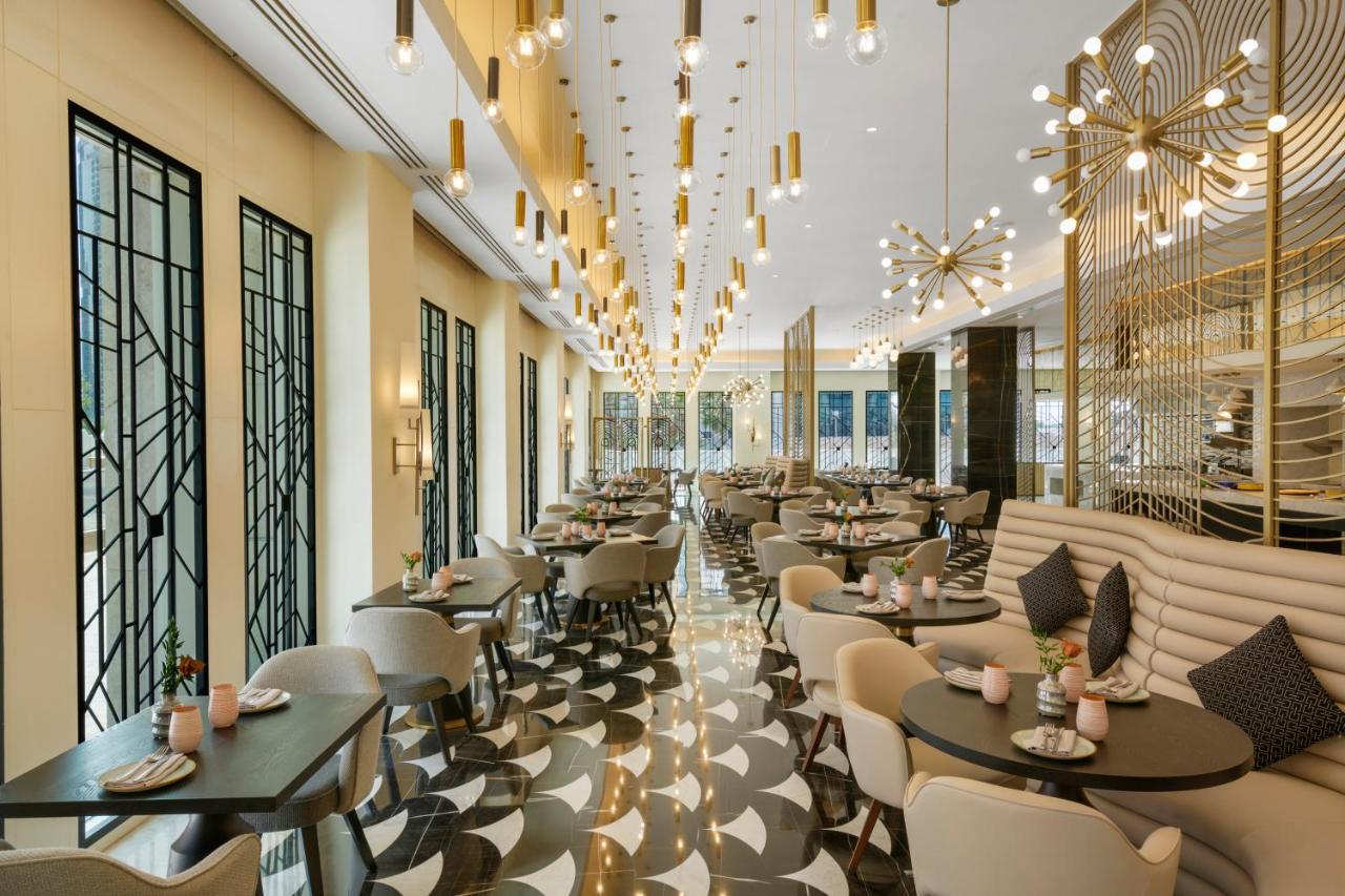 Wyndham Grand Doha West Bay Beach Exteriör bild The restaurant