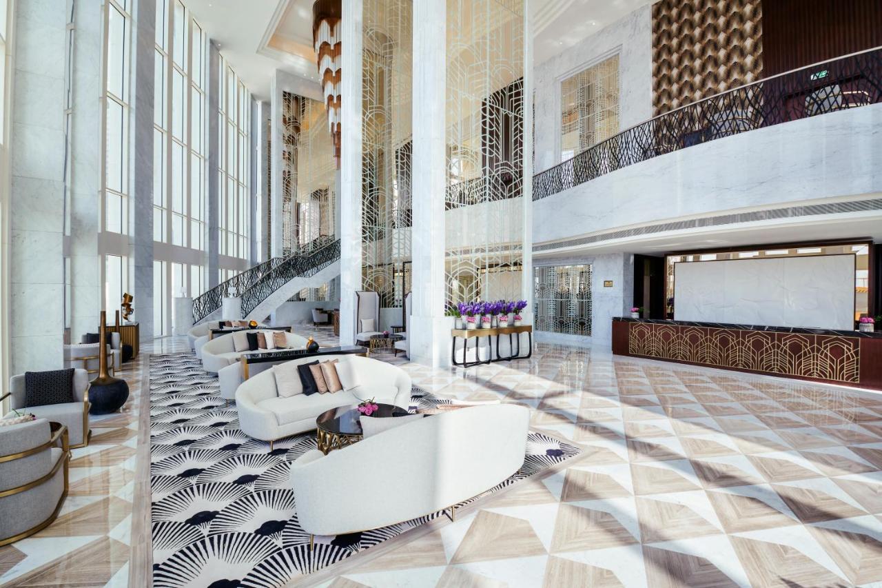 Wyndham Grand Doha West Bay Beach Exteriör bild The lobby of the hotel