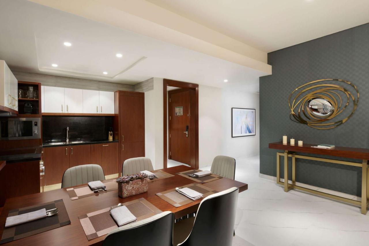 Wyndham Grand Doha West Bay Beach Exteriör bild Office