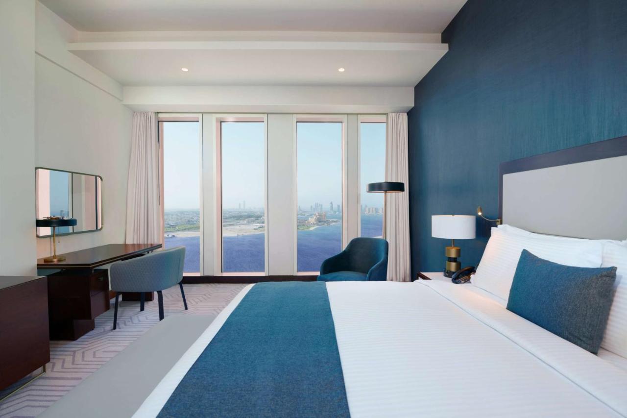 Wyndham Grand Doha West Bay Beach Exteriör bild A room at the hotel