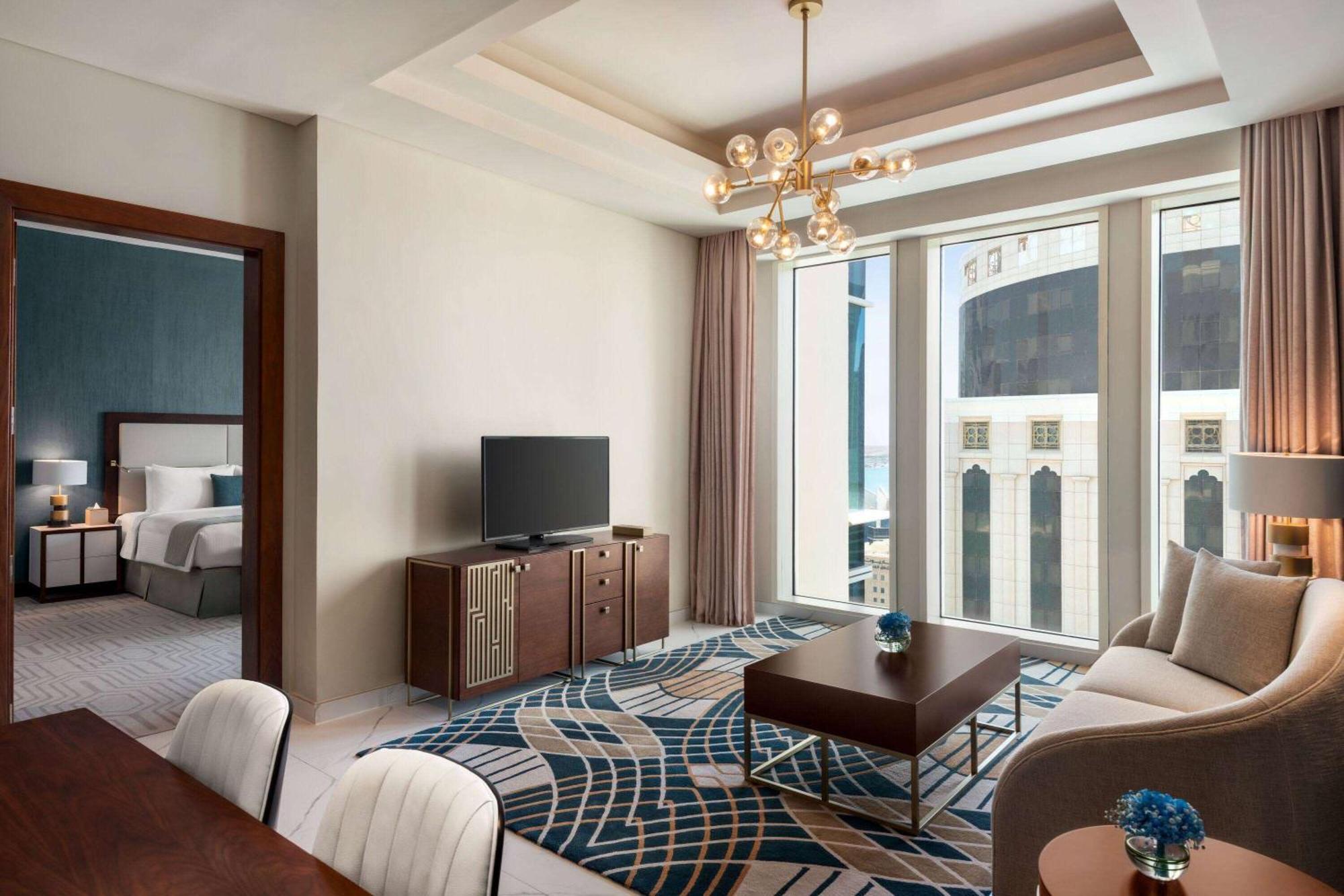Wyndham Grand Doha West Bay Beach Exteriör bild A suite at the hotel